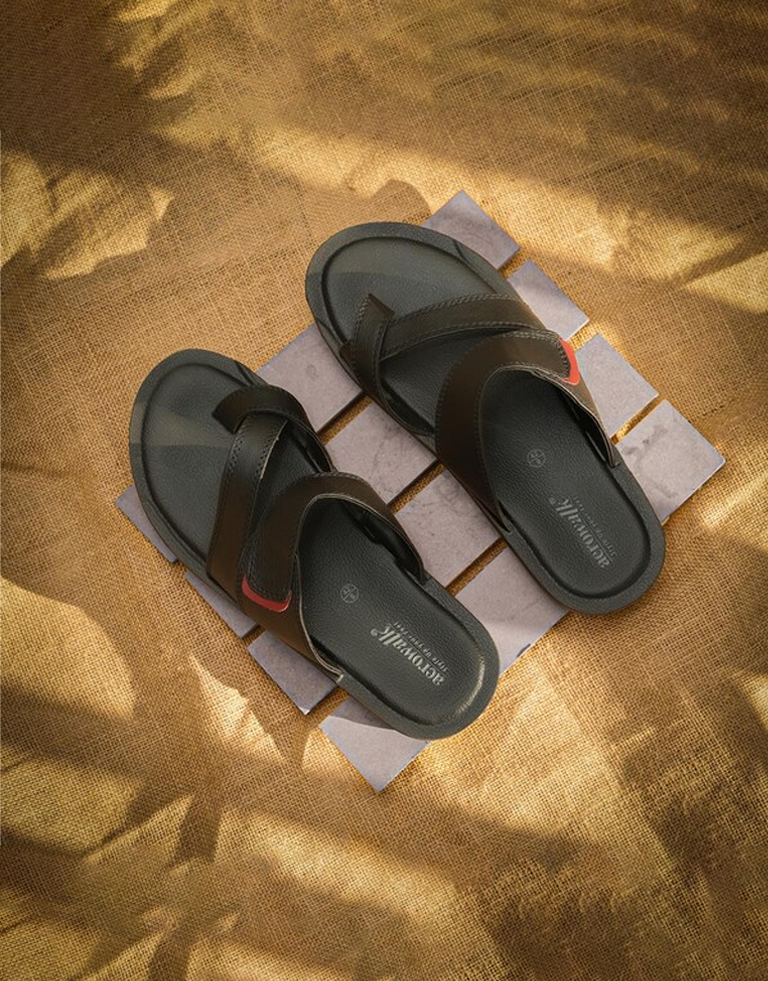 Aerowalk Black Style Up your Feet T-Shape Fashion Slipper for Men 1.2